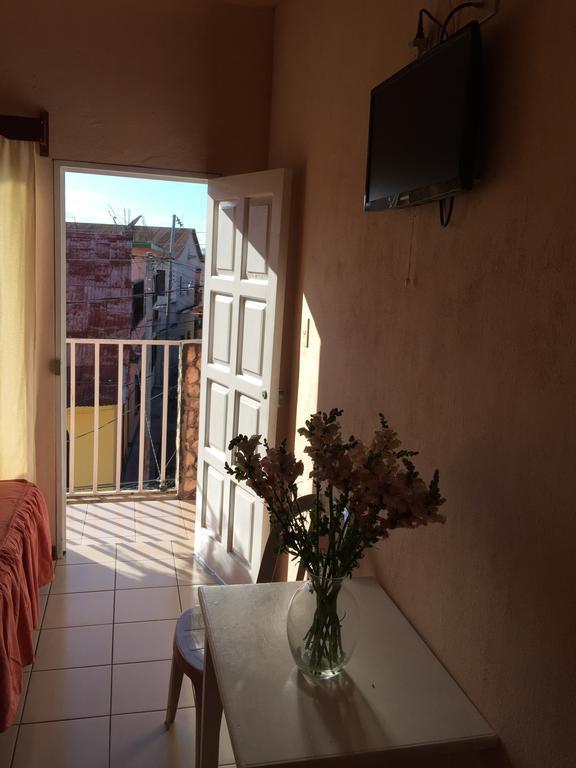 Hotel Villa Margarita Flores Habitación foto